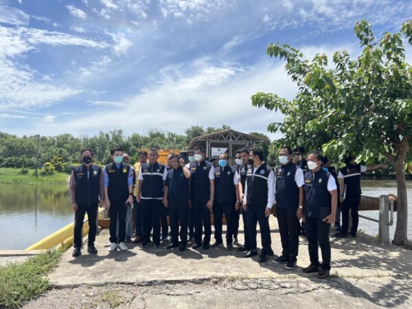 AF44A839-C96B-40A3-A5E6-E1F951DD99BC