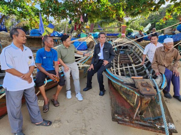 81DD0A3D-5BBC-40D3-9379-042E0FC991FB