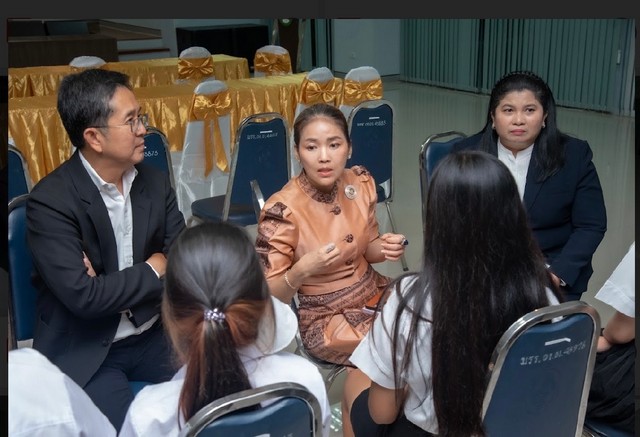 44B6FA30-F448-4543-B3D6-8E209601EA51