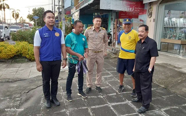 สงขลา-ชาวคลองแงะ ชุมนุมประท้วง โรงงานยางพาราส่งกลิ่นเหม็น 20 ปีที่ยังแก้ปัญหาไม่ได้