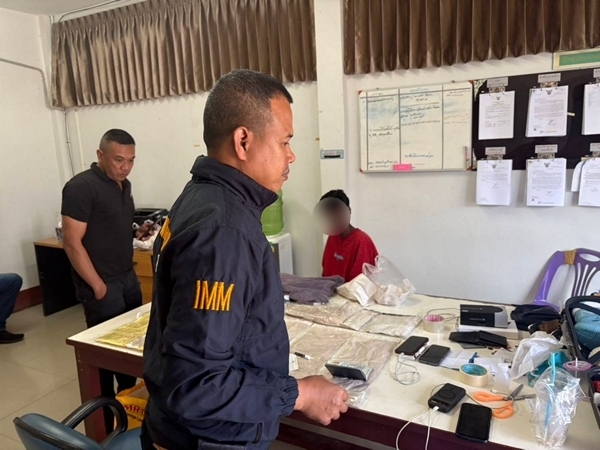 สงขลา-รวบหนุ่มศรีลังกา พันโคเคนหนัก 2 กก. รวบตัว คาสนามบินหาดใหญ่ รับสารภาพเป็นเด็กเดินยา