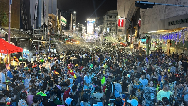 สงขลา-บรรยากาศการท่องเที่ยวในช่วงเทศกาลสงกรานต์ที่อำเภอหาดใหญ่ จังหวัดสงขลา เริ่มต้นขึ้นอย่างยิ่งใหญ่กับงาน “Hatyai Midnight Songkran 2026”