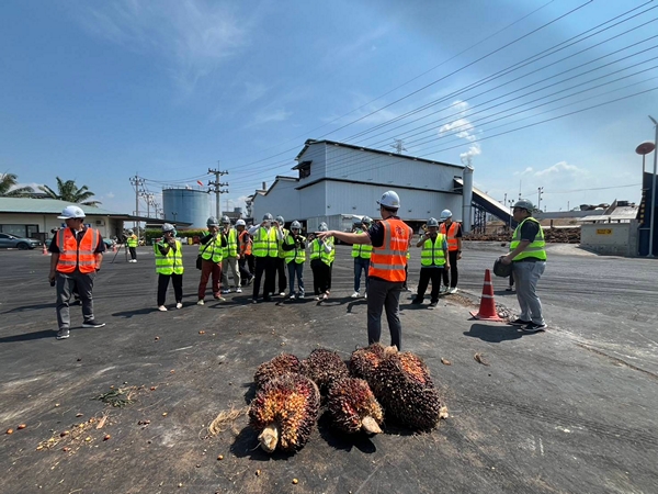 PCE เปิดยุทธศาสตร์รุกอุตสาหกรรมปาล์มไทย ขานรับมาตรการรัฐปรับเพิ่ม B100 พร้อมส่ง “รินทิพย์” บุก 7-Eleven ทั่วไทย