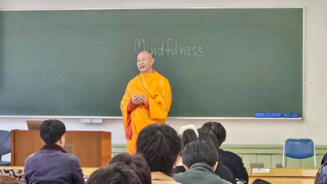 ม.ริวโคขุ ญี่ปุ่น นิมนต์พระธรรมทูตไทยสอนสมาธิ บรรจุหลักสูตรพุทธ-สมัยใหม่