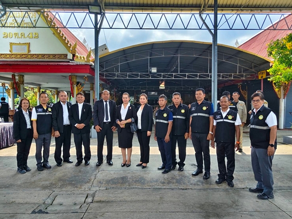 ปทุมธานี สุดอาลัย พิธีฌาปนกิจ “กนกวรรณ พัชรธิติ” ญาติธรรมลำลูกการ่วมส่งครั้งสุดท้าย