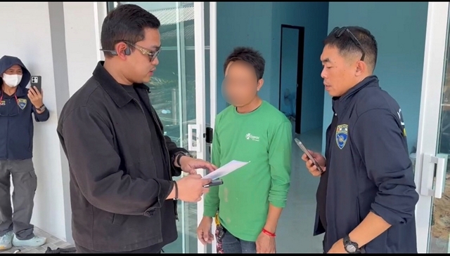 “เชียงราย”ตม.เชียงรายจับผู้ต้องหาตามหมายเอี่ยวกลุ่มขบวนการขนคนจีน”