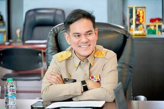 สงขลา-“นายกกอง” และครอบครัวกําลังใจดีได้ประกันตัวหลังศาลอุทธรณ์ยืนตามศาลชั้นต้นจําคุก จําเลย 5 คน คดี บุกรุกพื้นที่โบราณสถานเขานอนน้อย